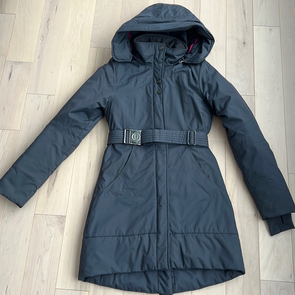 Lululemon Pinnacle Jacket - Size 4